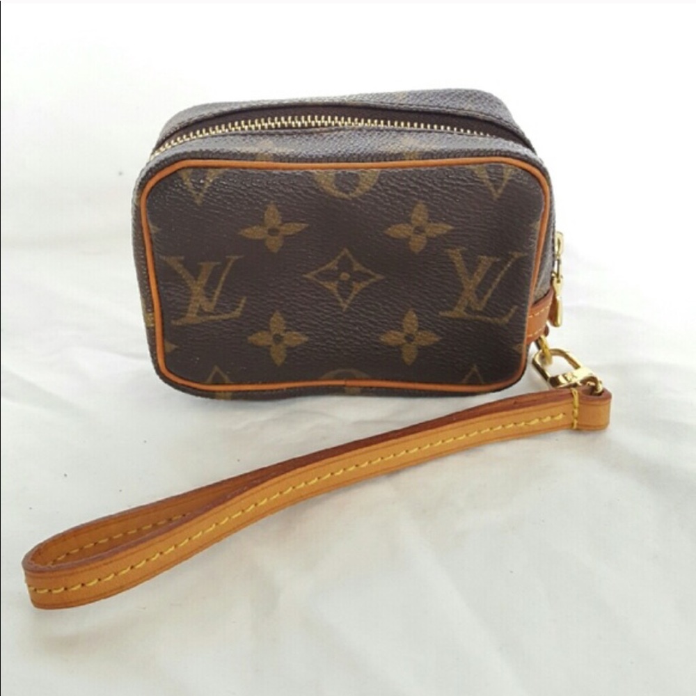 Louis Vuitton Wapity Case Bag